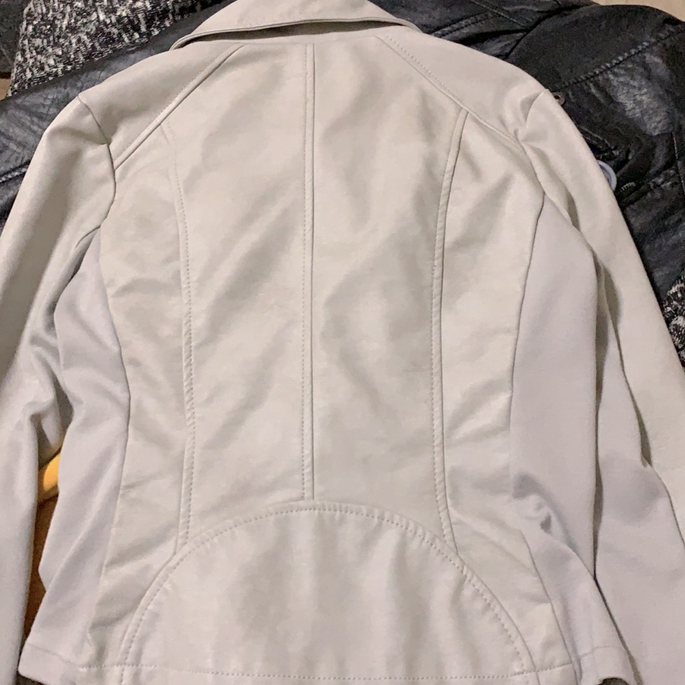 Grey jacket - Picture 2 of 3